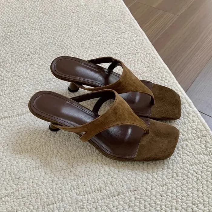 Femmes pantoufles 2025 nouveau été tongs dames talons sandales en plein air plage diapositives
