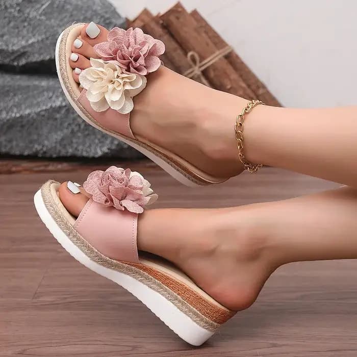 Pantoufles compensées à décor de fleurs roses pour femmes