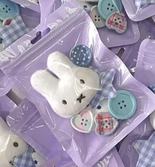 Pantoufles Miffy Kawaii avec des pois bleus et des étoiles