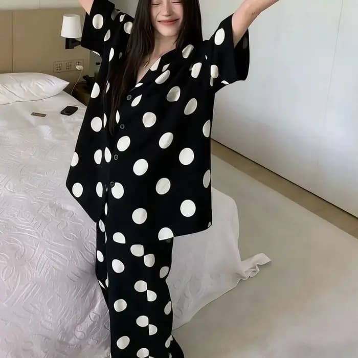 Pyjama pour femmes 2026 Nouvelle collection ample noir et blanc haut de gamme