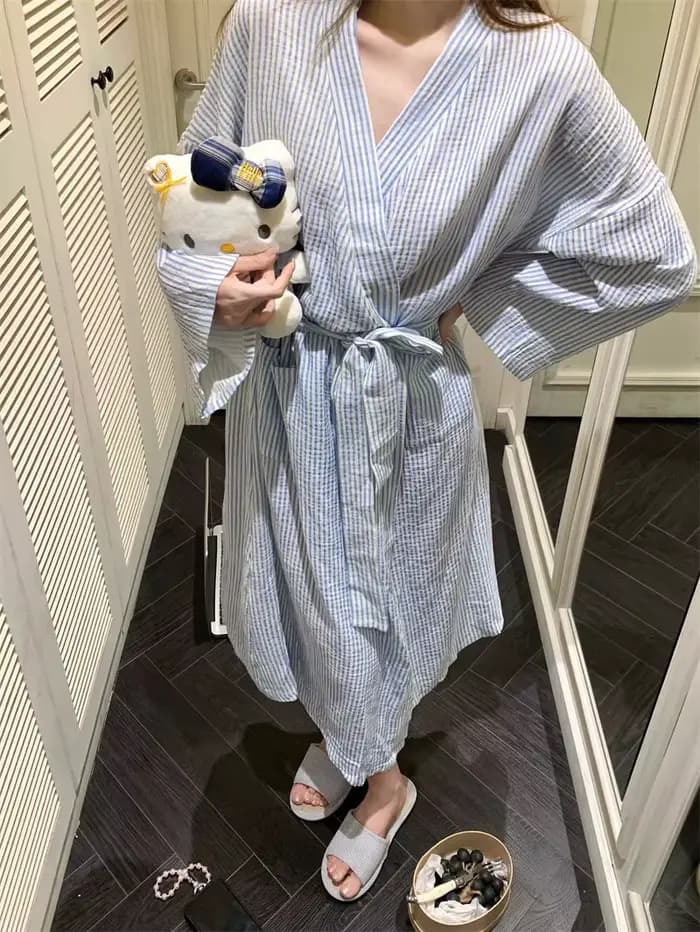 Chemise de nuit rayée bleue