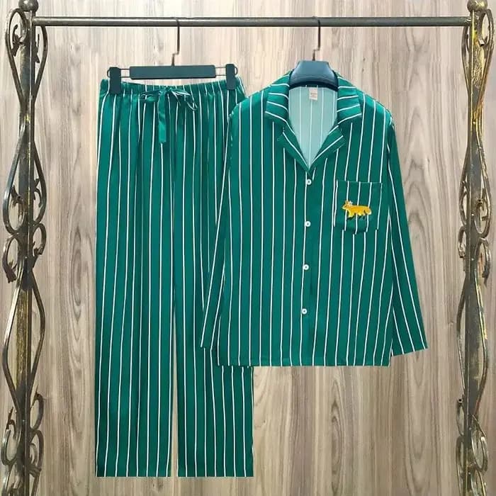 Ensemble pyjama en satin rayé pour femmes