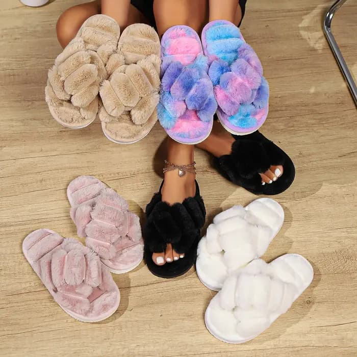 Pantoufles en fourrure moelleuses à bretelles croisées pour femmes