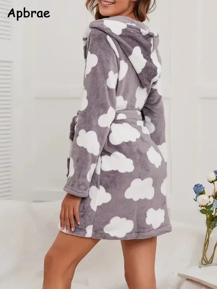 Peignoir à capuche sourire pour femmes, vêtements de nuit chauds, robe de sommeil à capuche, motif de nuages, glouton épais, lieux d'hiver
