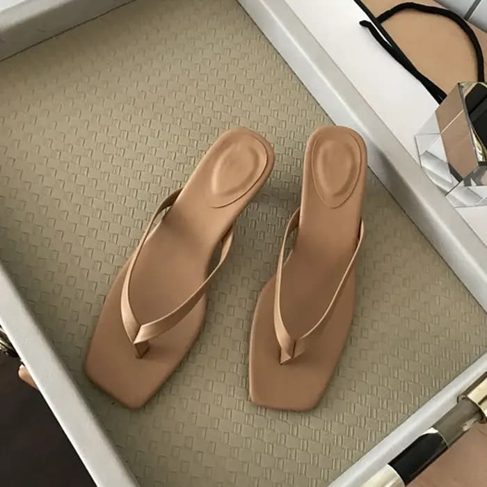 Bailamos-Pantoufles en cuir PU souple pour femmes, bande étroite, tongs à enfiler, chaussures à talons bas carrés, sandales d'été, haute qualité