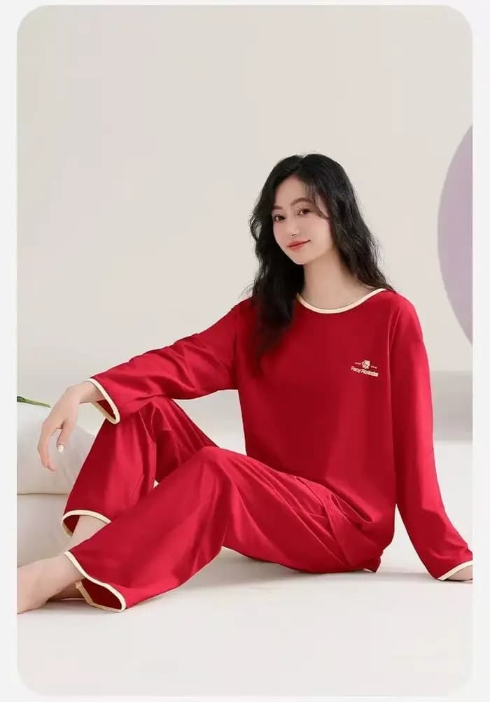 Ensemble de pyjama rouge pour femmes