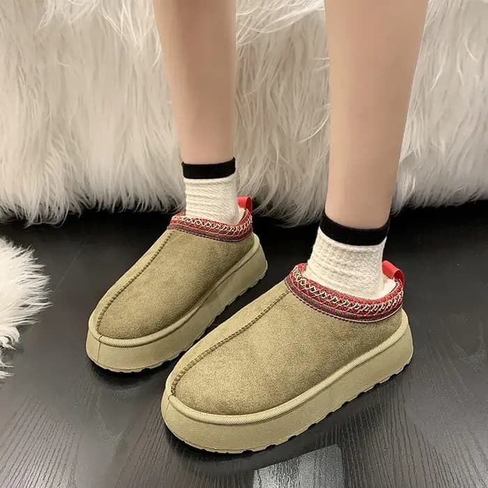 Feslishoet hiver femme pantoufles intérieur en peluche semelle antidérapante fond épais broder mode