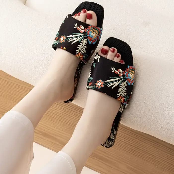 Nouvelles pantoufles d'intérieur chinoises haut de gamme pour femmes