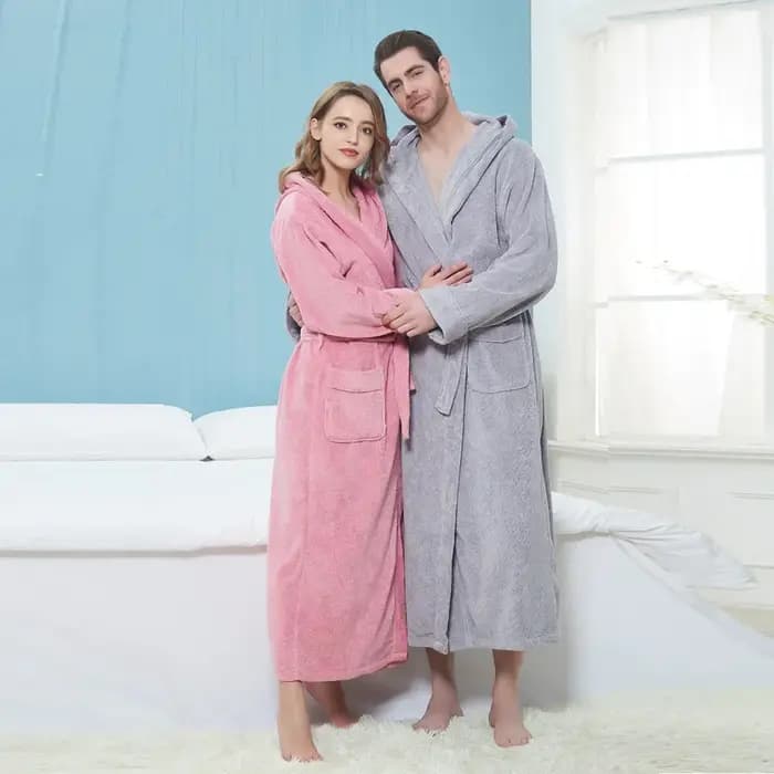 Peignoir à capuche pour homme