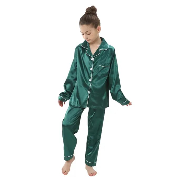 Adolescent vêtements de détente enfants maison