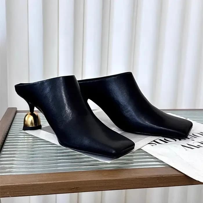 Nouvelles pantoufles pour femmes en peau de mouton blanche