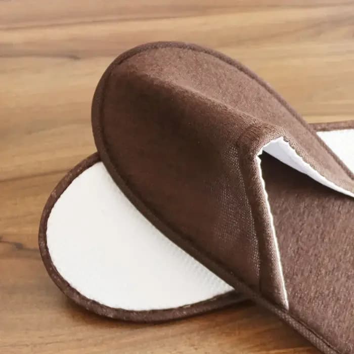 10 paires de pantoufles luxueuses en peluche pour femmes et hommes