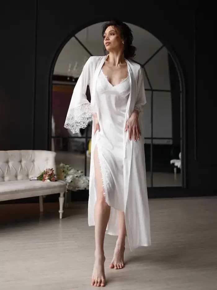 Ensemble de Nuisette et Peignoir en Soie Luxueux pour Femme