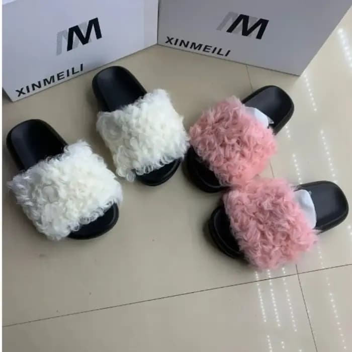 Nouvelles pantoufles en vraie laine mignonnes 2026 pour femmes