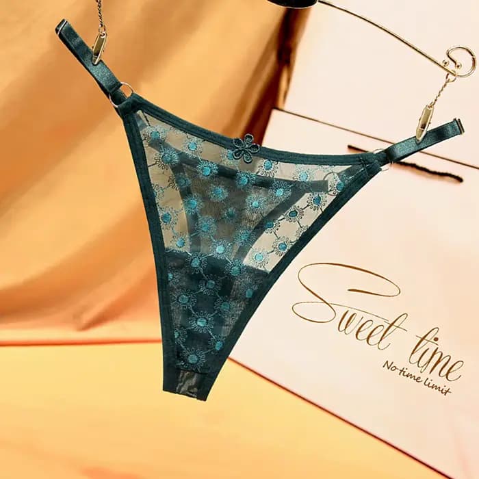 String sexy en dentelle transparente pour femme