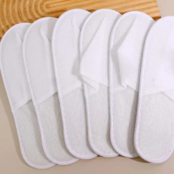 Pantoufles jetables pour réception d'amis