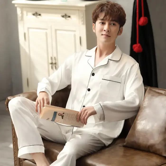 Nouveau élégant soie hommes pyjama ensembles Long bouton vêtements de nuit mâle dormir maison