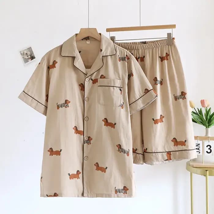 Nouveau 2026 pyjamas pour femmes hommes Couple coton teckel imprimé salon vêtements de nuit à manches courtes Shorts pyjama ample ensemble saucisse 51090