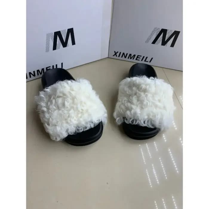 Nouvelles pantoufles en vraie laine mignonnes 2026 pour femmes