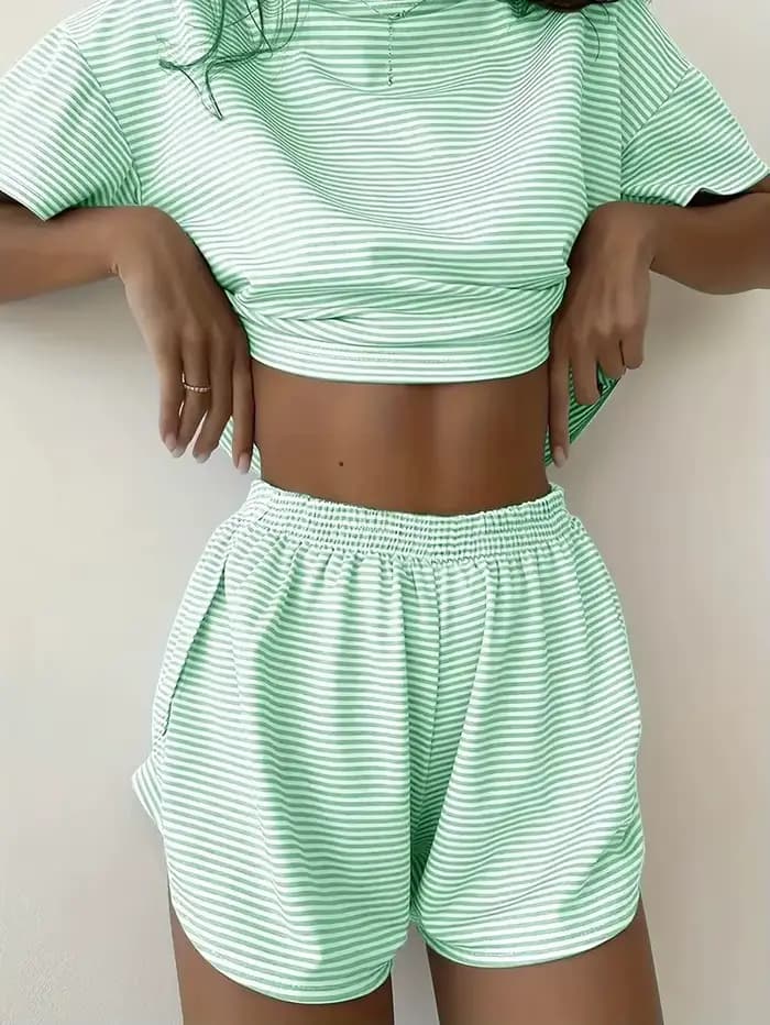 Nouvel ensemble pyjama rayé pour femme 2026 – T-shirt à manches courtes et short 2 pièces pour l'été – Tenue décontractée ample à col rond pour la maison