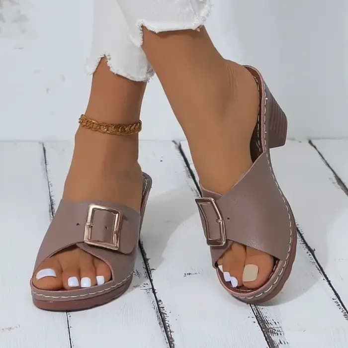 Pantoufles d'été pour femmes, nouvelle mode, chaussures à plateforme souple, talons épais, boucle, pantoufles de styliste, 2024