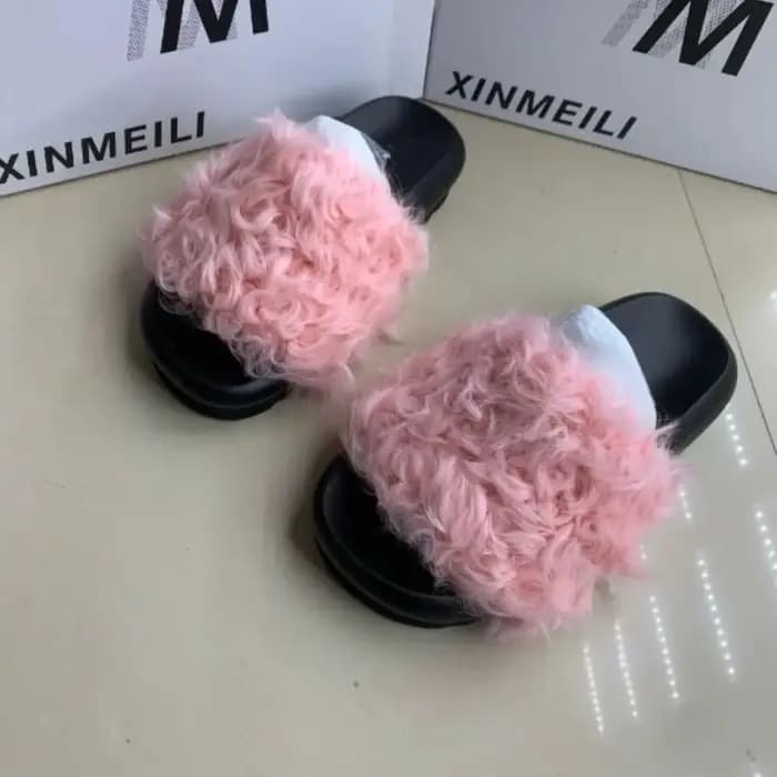 Nouvelles pantoufles en vraie laine mignonnes 2026 pour femmes