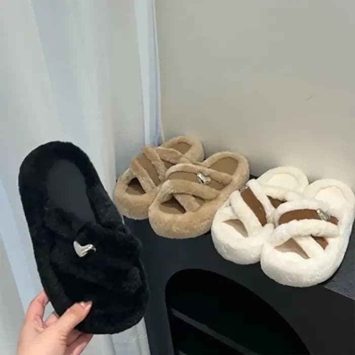 Nouvelles pantoufles en laine à semelle épaisse de style coréen pour femmes