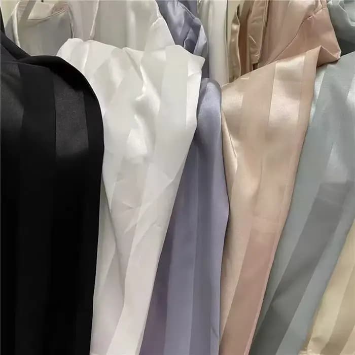Ensemble de pyjama rayé pour femme