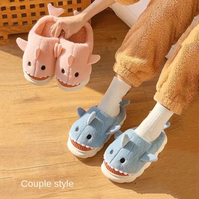 Pantoufles en peluche de requin nuageux mocassins d'hiver moelleux pour intérieur confortables avec semelle plastique et intérieur doux pour maison