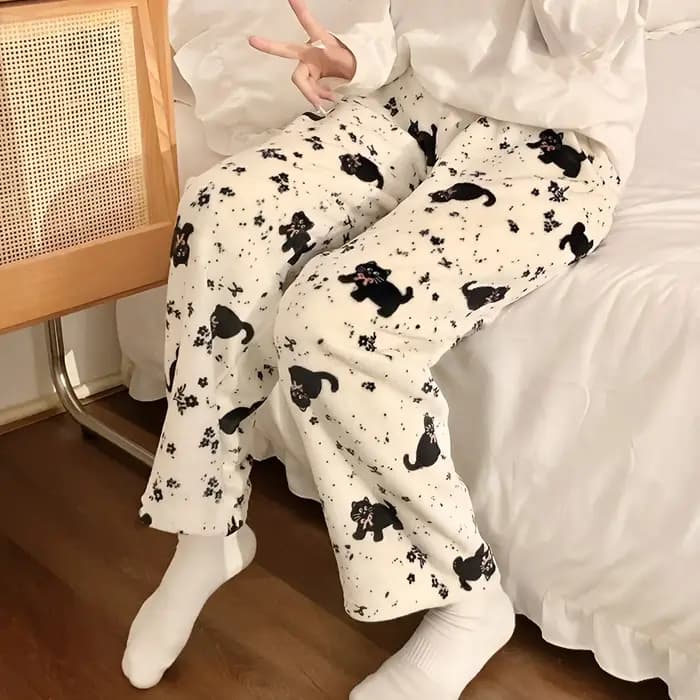 Chat noir dessin animé pyjamas pantalon Kawaii noël PJS coréen femmes hiver chaud moelleux flanelle vêtements de nuit