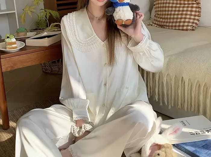 Nouvel ensemble de pyjama haut de gamme en soie glacée à manches longues pour le printemps 2026