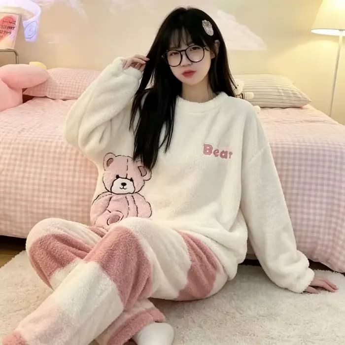 Ensemble de pyjama 2 pièces pour femme en polaire douce et pelucheuse, avec broderie d'oie mignonne et rayures, chaud et confortable pour l'hiver, style décontracté et doux