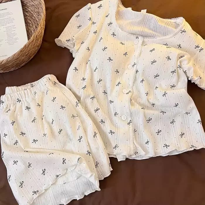Pyjama Sweet Girl à manches courtes et short avec coussinets de poitrine et nœud