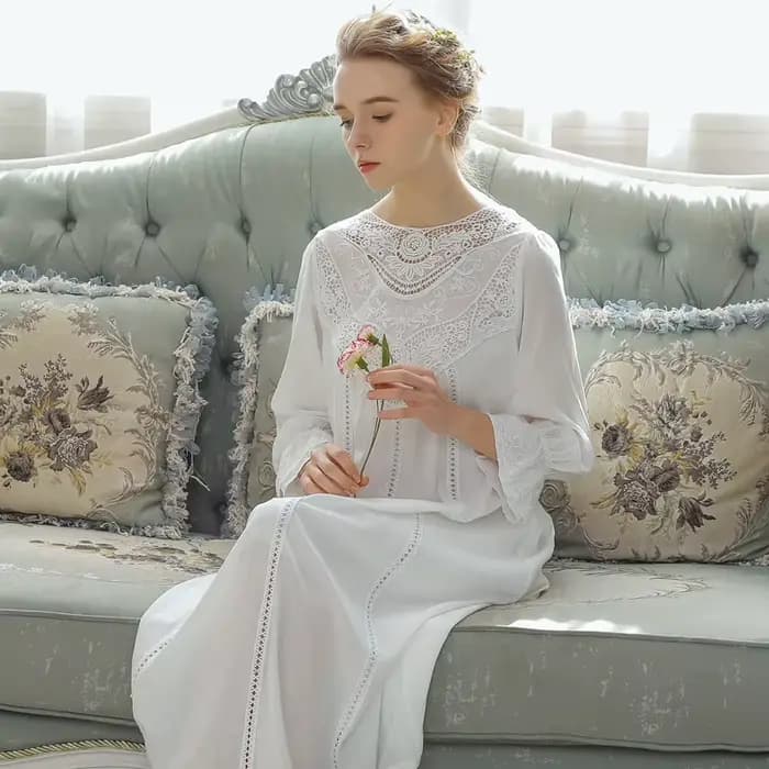 Chemise de nuit romantique en dentelle pour femmes