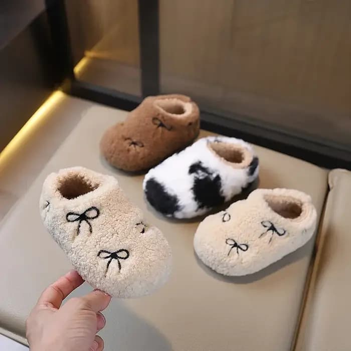 2025 enfant fourrure pantoufles plates hiver nouvelles filles Patchwork casual coton chaussures chaud mode enfants en