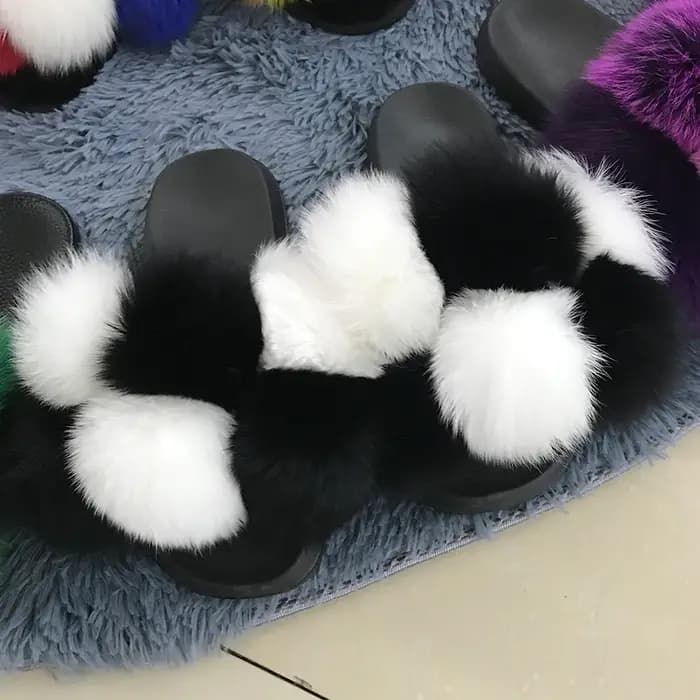 Claquettes moelleuses pour femmes avec pompon en fourrure, sandales plates tendance pour l'été, chau