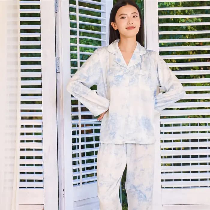 Ensemble de pyjama en satin soyeux pour femmes