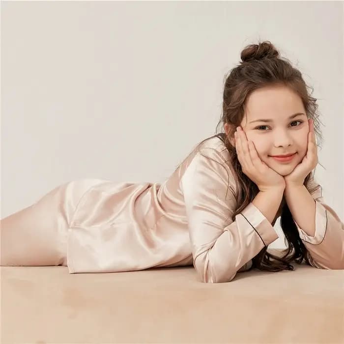 Ensemble pyjama 2 pièces pour garçon et fille, chemise et pantalon à manches longues et revers, vêtements de maison en Satin soyeux pour enfants, vêtements de nuit