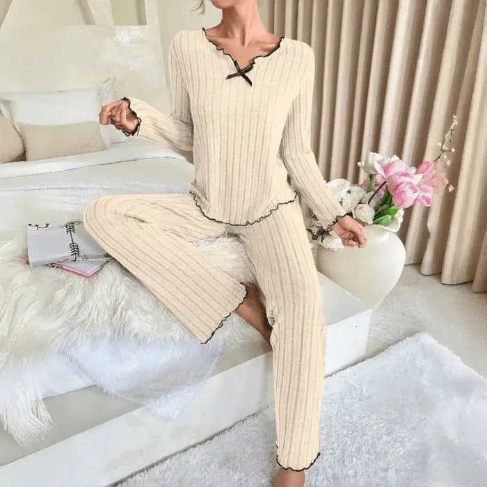 Flanelle vêtements de nuit chauds femmes pyjama décontracté ensemble à manches longues T-shirt haut et pantalon