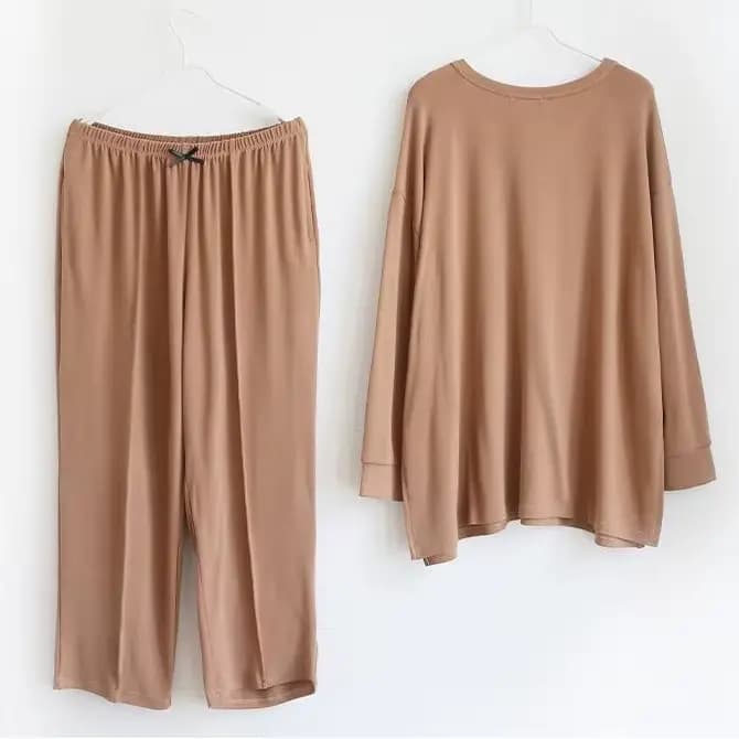 Pyjama deux pièces monochrome à manches longues et col en V pour femme