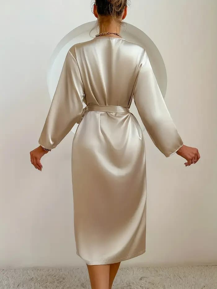 Robe de chambre en satin pour femme, ceinturée, élégante, couleur unie, confort soyeux, vêtement de détente