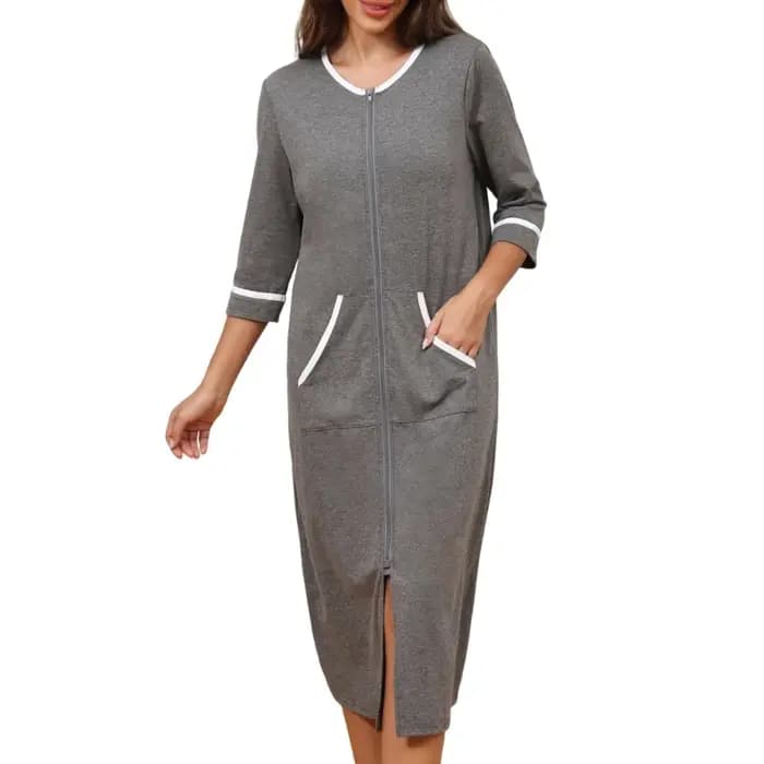 Robe de détente pour femmes avec manches trois quarts et fermeture éclair sur le devant