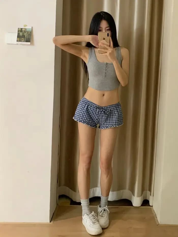 Short de pyjama à carreaux pour femme avec cordon de serrage réglable et volants