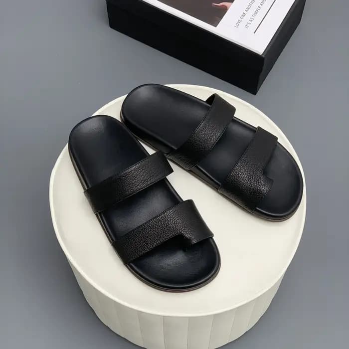 Nouvelles pantoufles XL pour femmes en cuir véritable