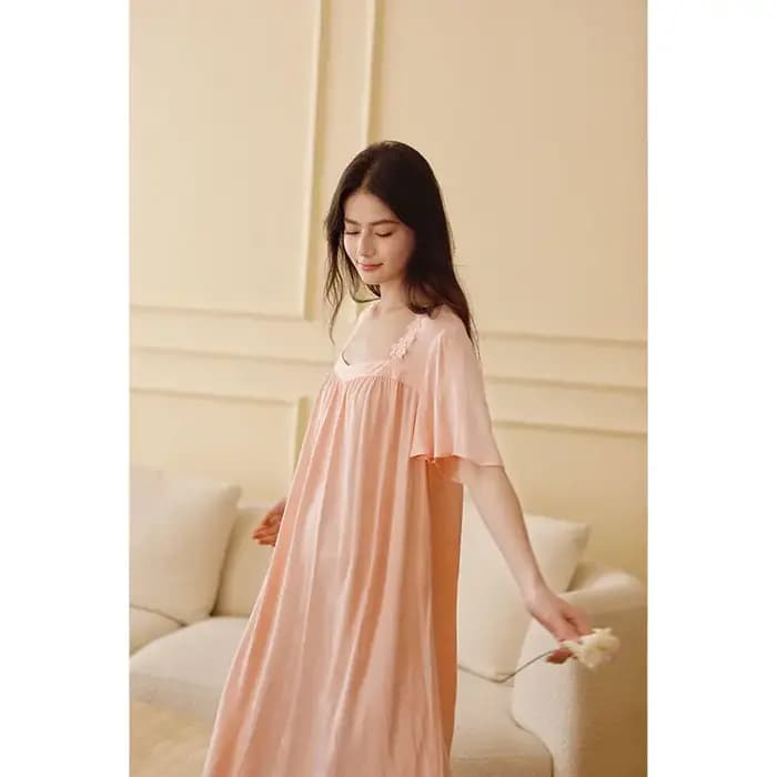 2025 Court Style Satin Jacquard français doux Simple longue à manches courtes chemise de nuit dentelle col carré