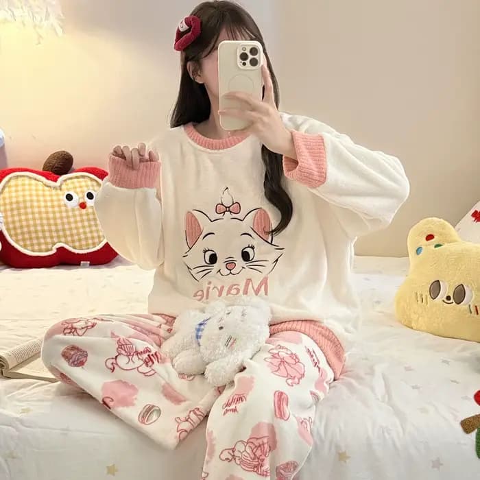 Nouveau Marie chat pyjama ensembles pour femmes chaud en peluche hiver pyjamas Homewear épais corail polaire mignon doux Anime périphérie