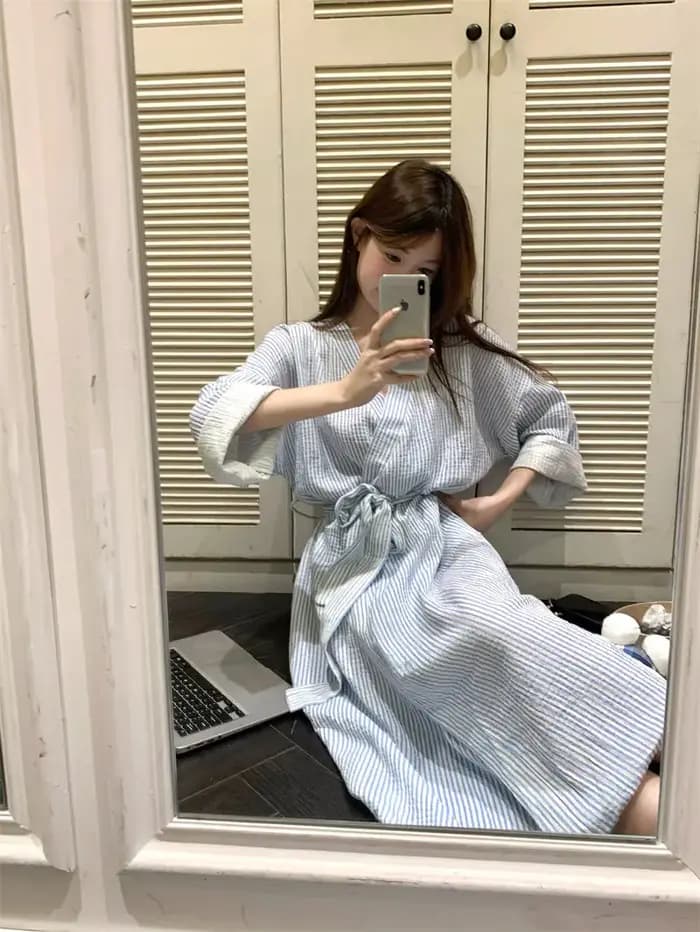 Chemise de nuit rayée bleue