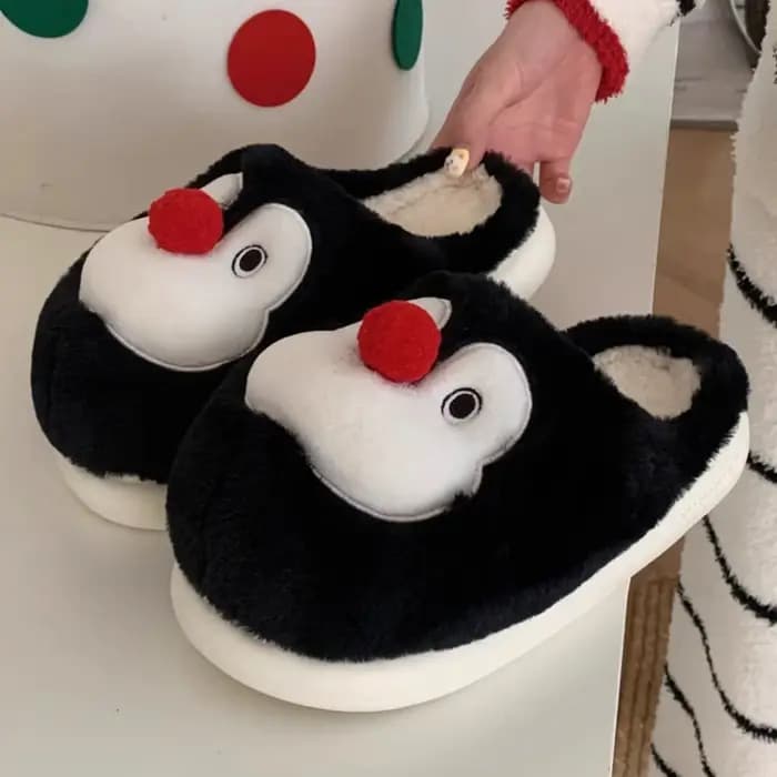 Pantoufles moelleuses pingouin de dessin animé pour femmes et hommes