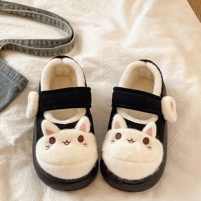 Chaussures patte de chat de dessin animé mignon, pantoufles antidérapantes Kawaii épaisses et chaudes, chaussures de sol en peluche à semelle épaisse Lolita pour filles