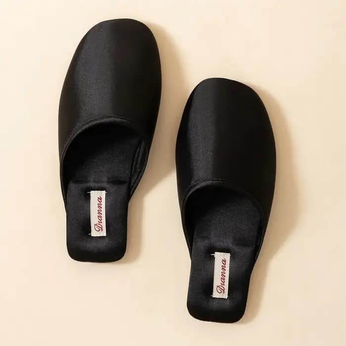 Pantoufles en satin de couleur unie pour femmes